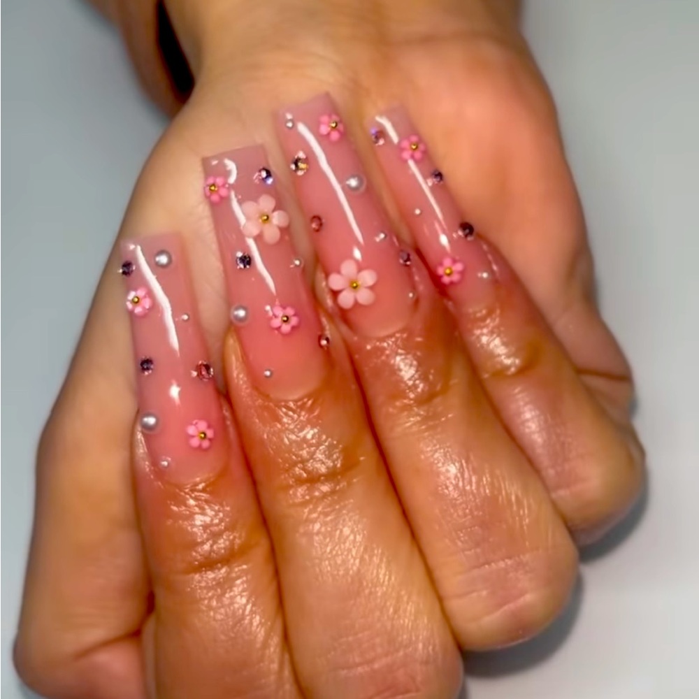 Press on nails
